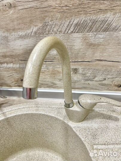 Столешница +раковина с краном