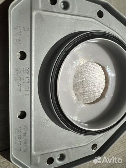 Сальник (задний ) на audi a4 b8