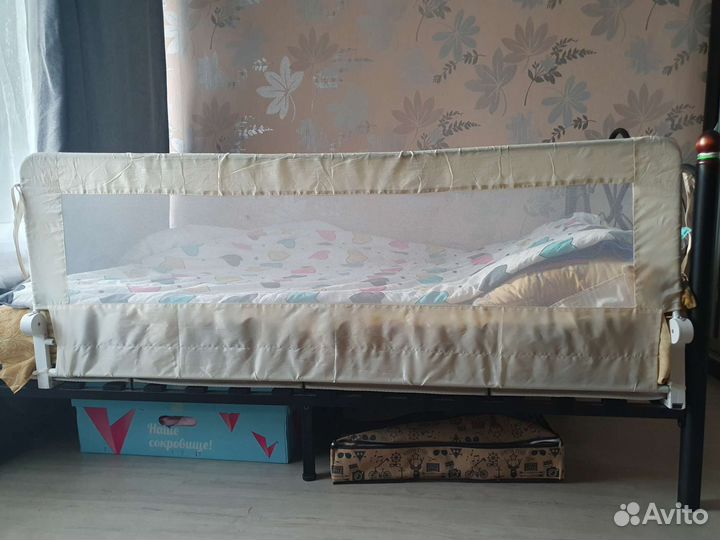 Бортик на кровать