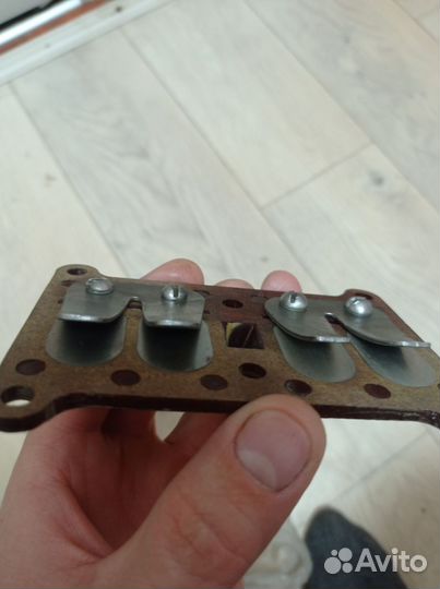 Клапана ветерок 8