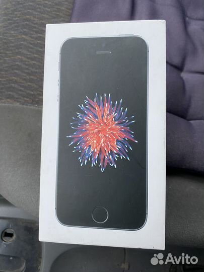 iPhone SE, 32 ГБ