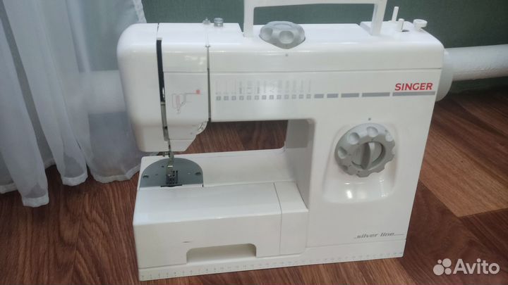 Швейная машина Singer