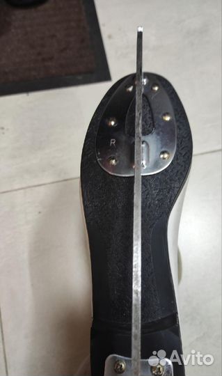 Коньки женские 40р