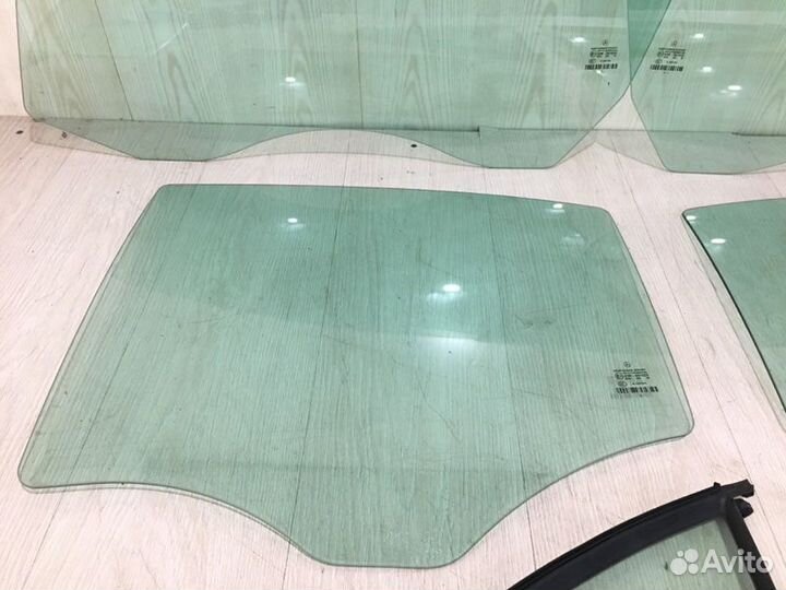 Комплект боковых стекол Mercedes Benz E280 W211