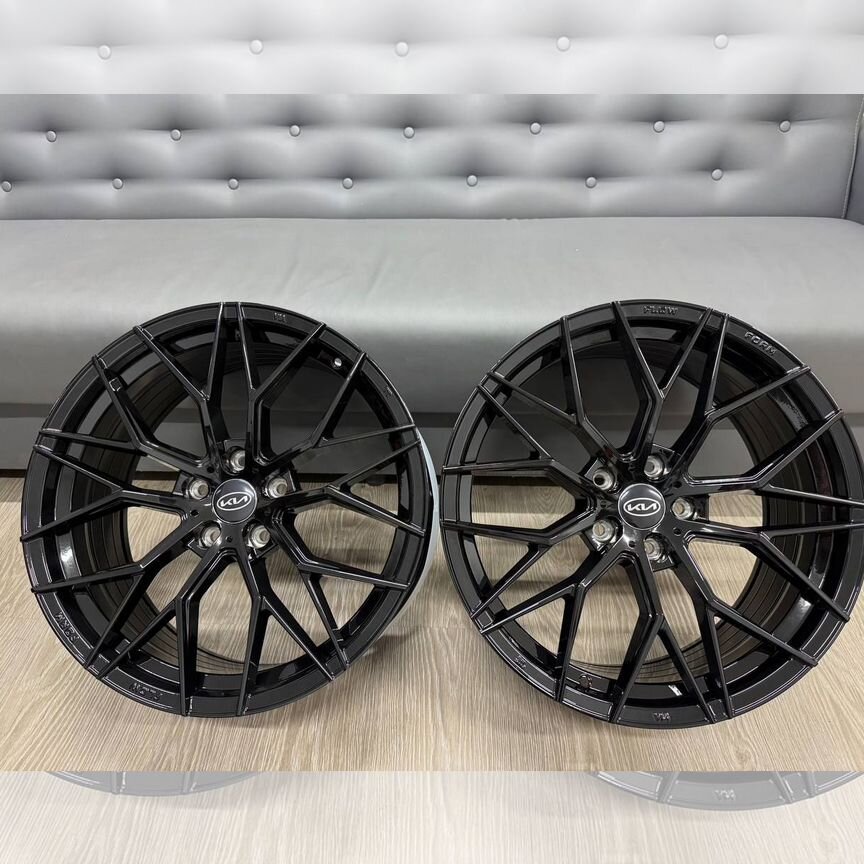 Литые диски Blitz 8×R18 5×114.3