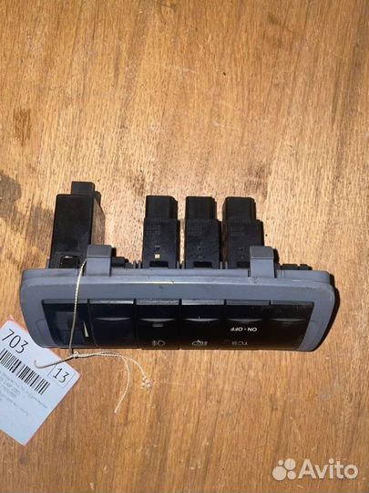 Блок кнопок (подсветка, TSC, корректировка фар)