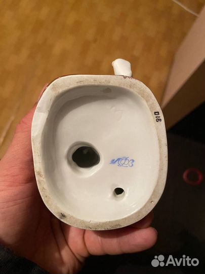 Статуэтка мальчик с кошкой