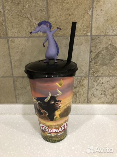 Кружка с отверстием для трубочки