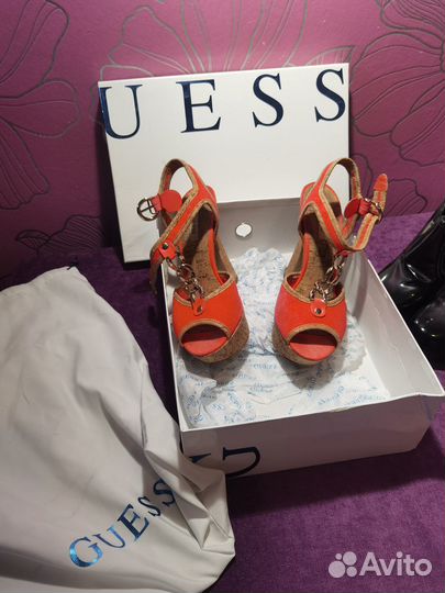 Босоножки guess