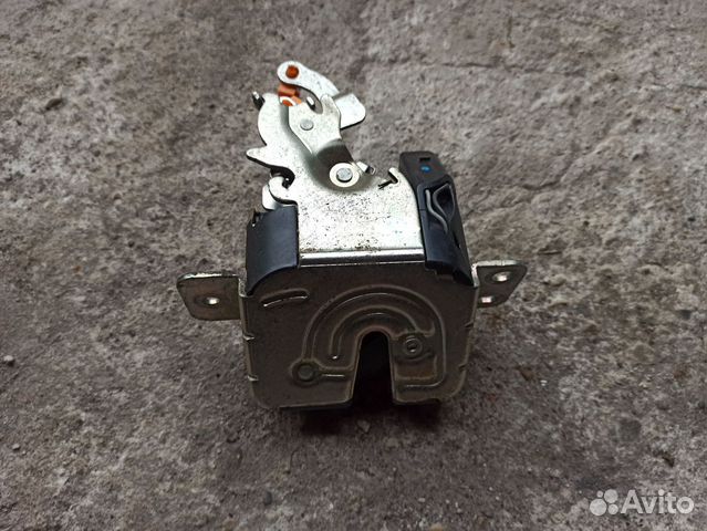 Замок багажника Mitsubishi Colt Z30