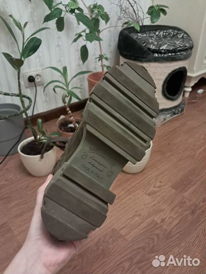 Ботинки замшевые новые зеленые