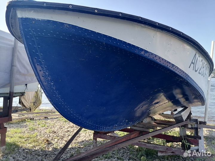 Катер Амур - М