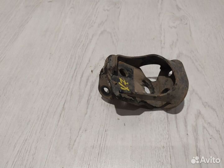 Кронштейн Geely emgrand X7 Лев