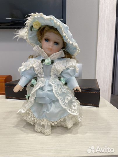 Кукла фарфоровая коллекционная статуэтка украшение