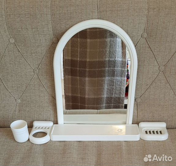 Набор для ванной комнаты с зеркалом