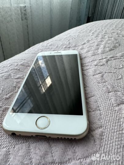 Телефон iPhone 6s