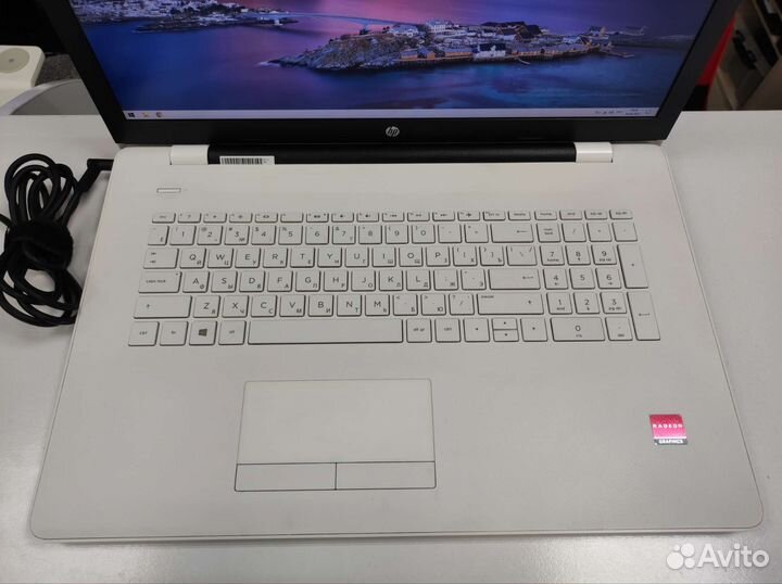 HP Pavilion на AMD A9-9420 / FHD IPS/ 8Gb DDR4