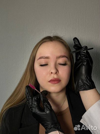 Мастер бровист