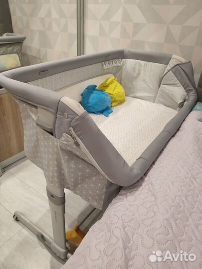 Приставная кроватка chicco next2me
