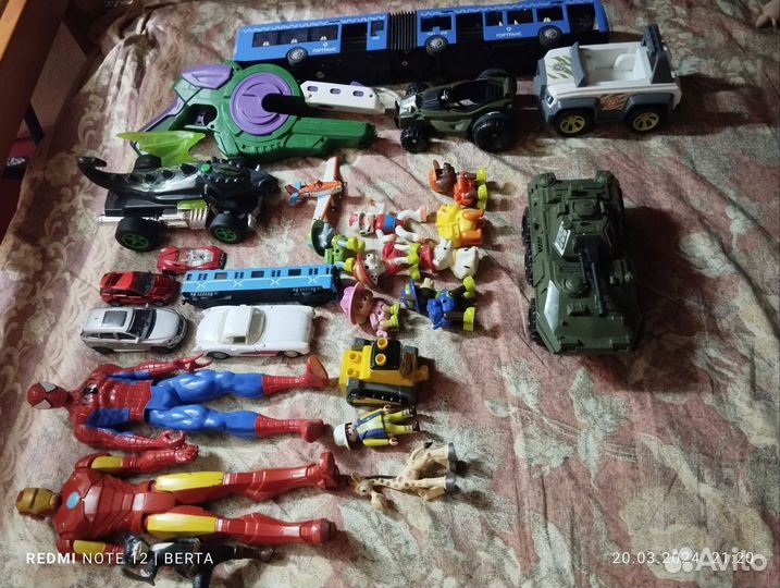 Машинки, игрушки для мальчиков пакетом