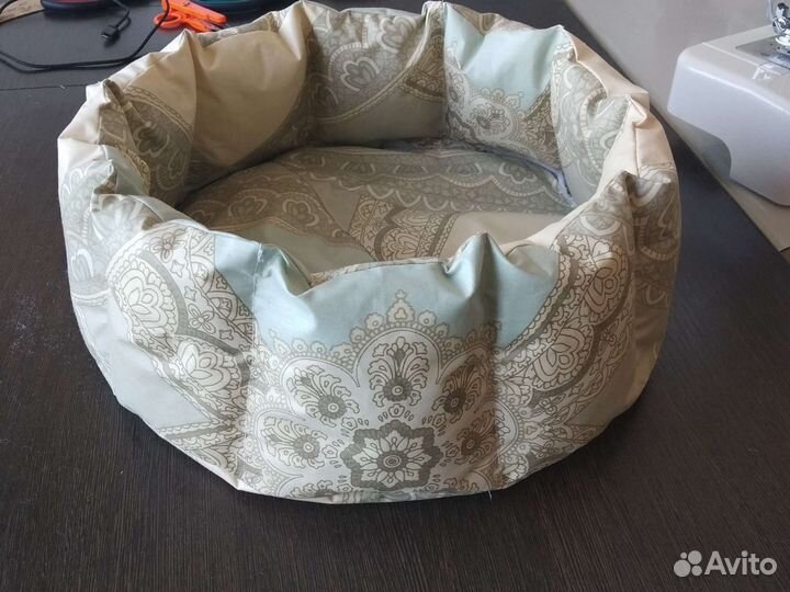 Лежанка для собак и кошек