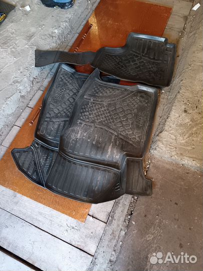 Коврики комплект для нивы тревал