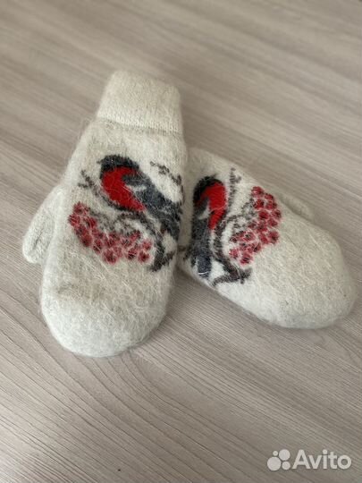 Варежки женские