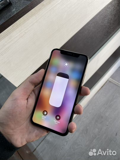 iPhone Xs, 64 ГБ