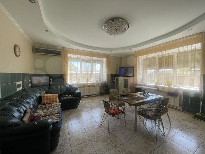 Дом 300 м² на участке 10 сот.