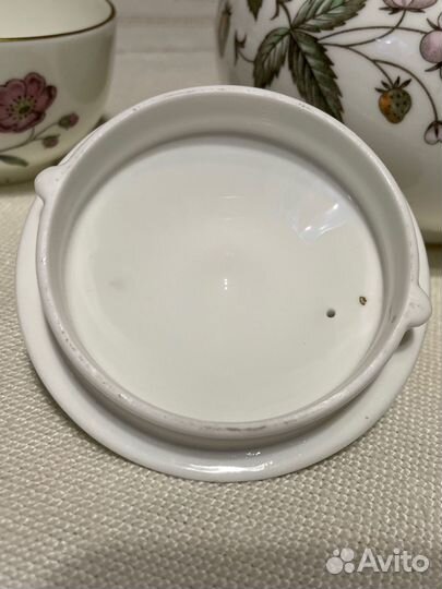 Винтаж Wedgwood Strawberry hill чайник, блюдо