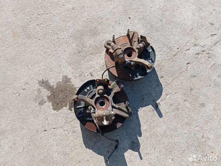 Кулак поворотный правый к Volkswagen Golf 4