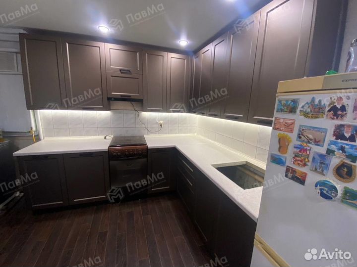 Кухонные гарнитуры современные в потолок 208