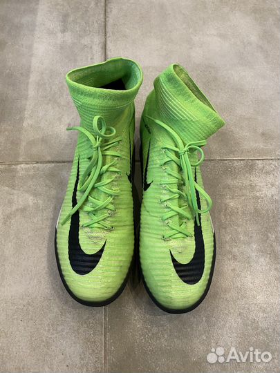 Футбольные бутсы сороконожки nike (оригинал)