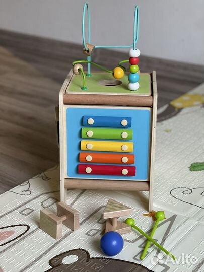 Развивающие игрушки, бизиборд