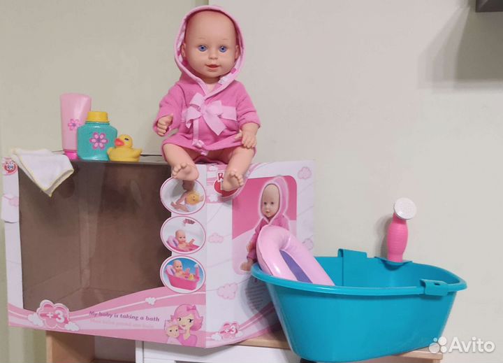 Большой пупс с ванной
