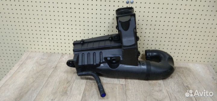 Корпус воздушного фильтра Volkswagen Tiguan