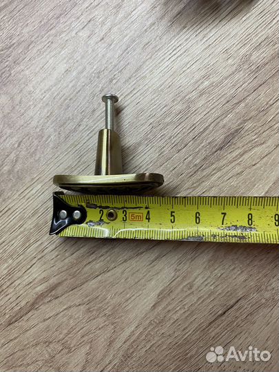 Мебельная ручка-кнопка