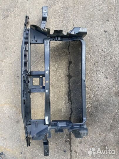 Телевизор (рамка радиатора) Volkswagen Passat b6 3