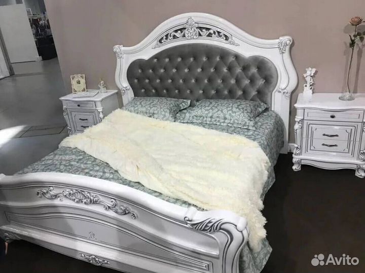 Спальный гарнитур Кассандра
