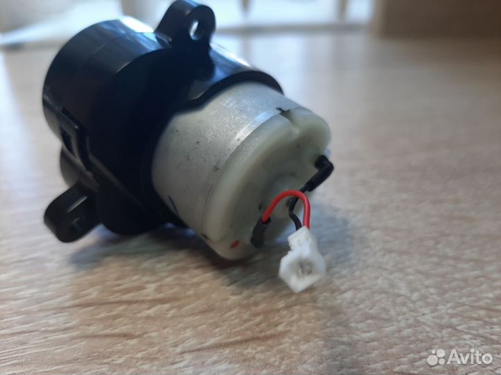 Мотор боковой щетки Xiaomi Mi Robot Vacuum Mop P