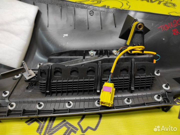 Подушка безопасности задняя правая Volkswagen