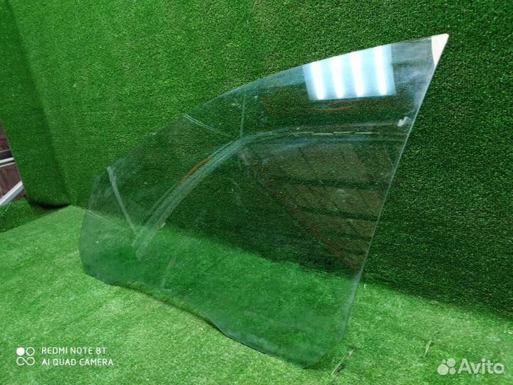 Стекло двери переднее левое Ford Focus 2