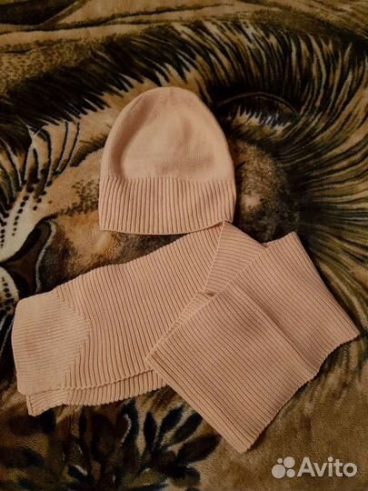 Шапка с шарфом