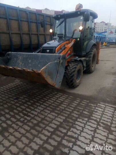 Машинист экскаватора и водитель погрузчика