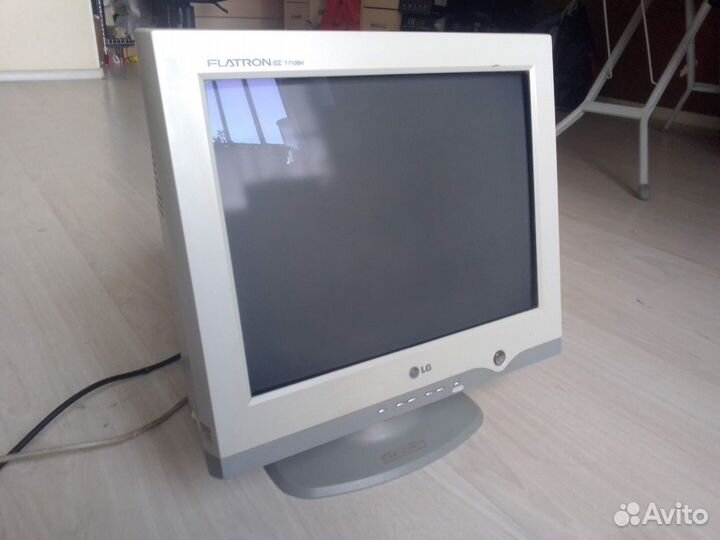 ЭЛТ монитор LG Flatron ez T710BH