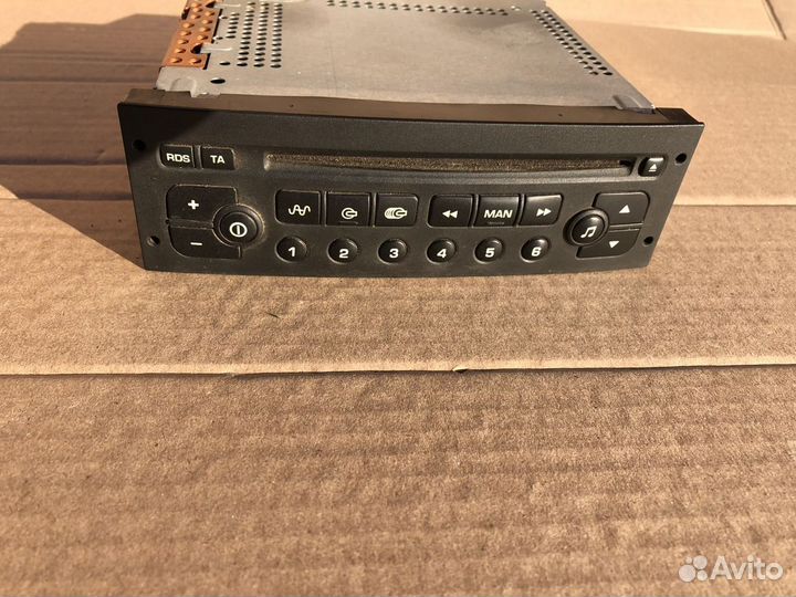 96489417 Штатная магнитола Peugeot 307