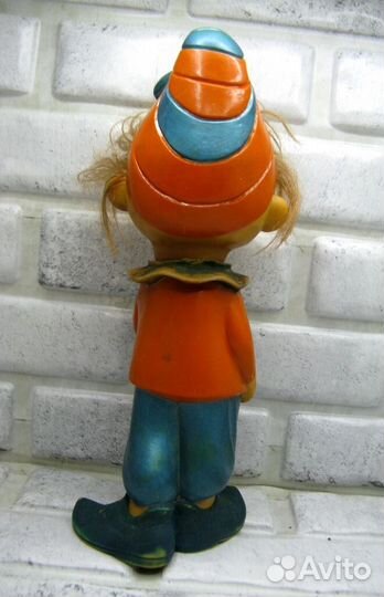 Игрушка Буратино с золотым ключиком старый резина