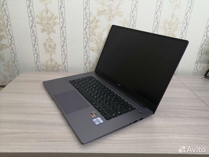 Ультрабук Huawei matebook состояние нового