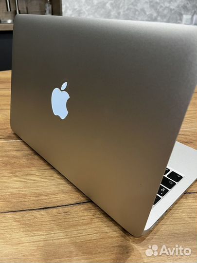 Apple MacBook Air 11 (2015)