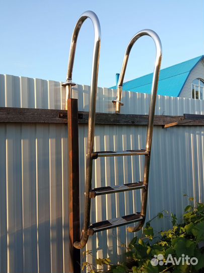 Лестница для бассейна